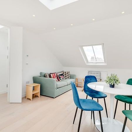 Modern 1 Bedroom Flat In Battersea Londres Extérieur photo