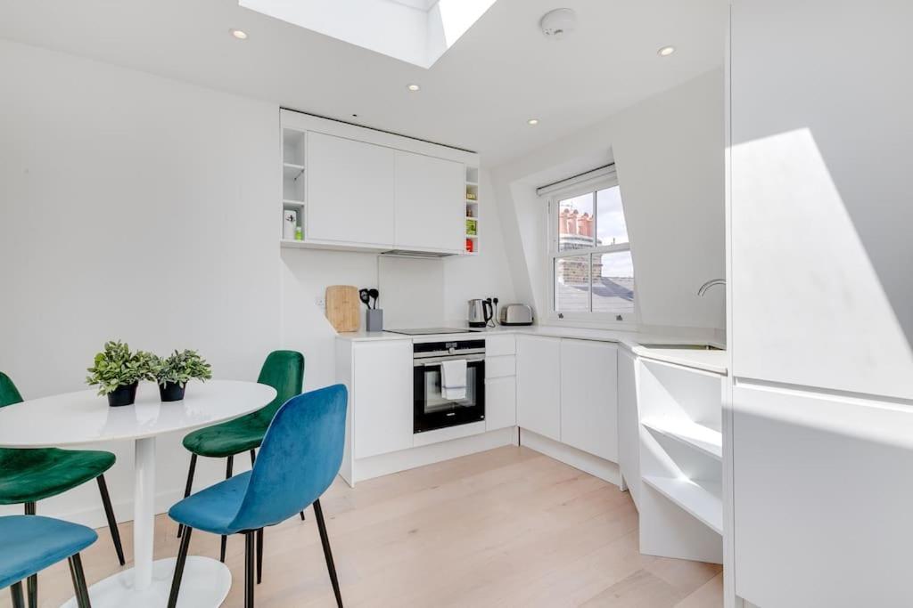 Modern 1 Bedroom Flat In Battersea Londres Extérieur photo