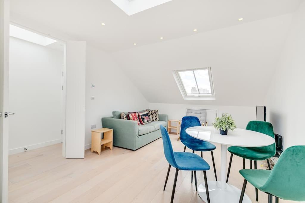 Modern 1 Bedroom Flat In Battersea Londres Extérieur photo